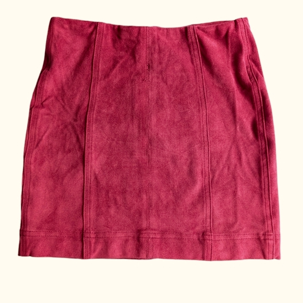 Chelsea & Violet fuchsia suede mini skirt